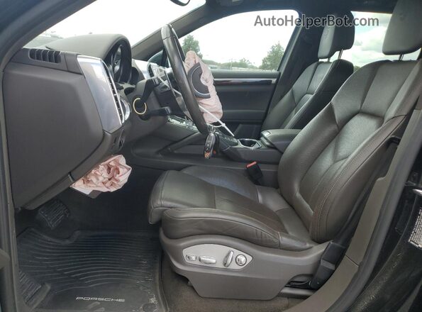 WP1AA2A24HKA80687 2017 PORSCHE CAYENNE Black წინა სალონის ხედი