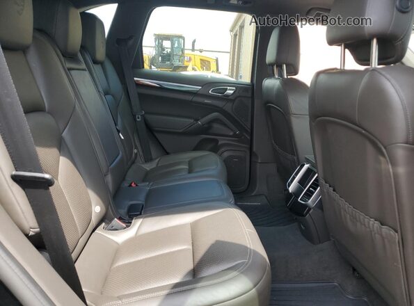 WP1AA2A24HKA80687 2017 PORSCHE CAYENNE Black უკანა სალონის ხედი