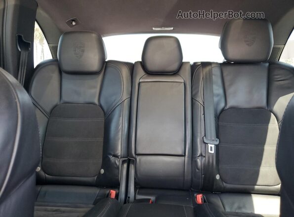 WP1AA2A28HKA81924 2017 PORSCHE CAYENNE White Вид задніх сидінь