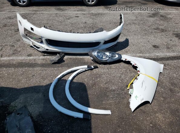 WP1AA2A28HKA81924 2017 PORSCHE CAYENNE White Вид наклейки з VIN-кодом