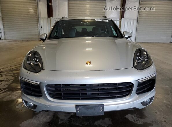WP1AA2A29HKA88073 2017 PORSCHE CAYENNE Silver Front view