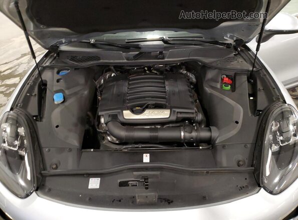 WP1AA2A29HKA88073 2017 PORSCHE CAYENNE Silver Engine compartment view