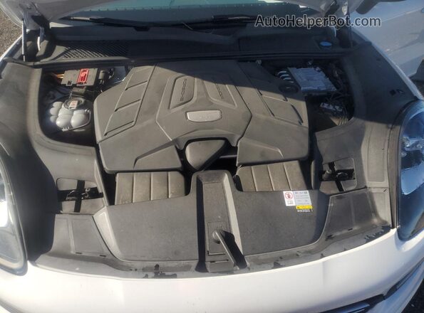 WP1AA2AYXPDA10893 2023 PORSCHE CAYENNE White Vista del compartimento del motor