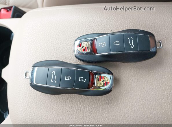 WP1AG2A54PLB37004 2023 PORSCHE MACAN Синий Вид панели приборов