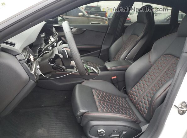 WUAAWCF59RA901143 2024 AUDI RS5 Белый Вид салона спереди