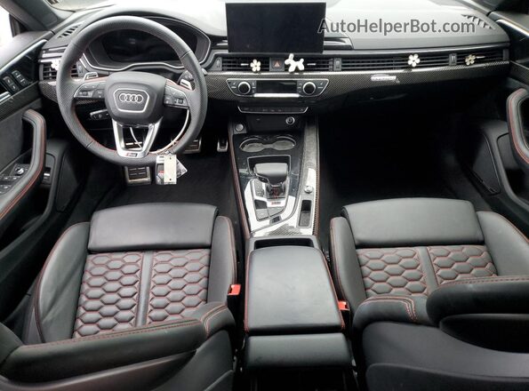 WUAAWCF59RA901143 2024 AUDI RS5 Белый Вид панели приборов