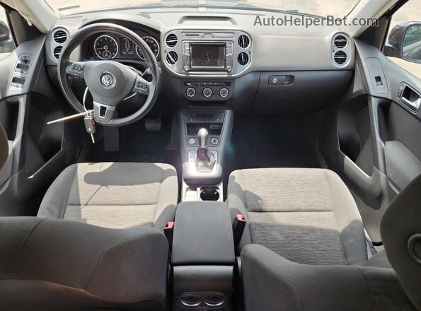 WVGAV7AX1JK005655 2018 VOLKSWAGEN TIGUAN Черный Вид панели приборов
