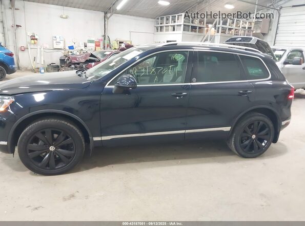 WVGRF7BP2HD005662 2017 VOLKSWAGEN TOUAREG Черный Панорамный вид салона 360°