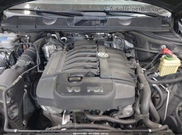 WVGRF7BP2HD005662 2017 VOLKSWAGEN TOUAREG Черный Вид сзади