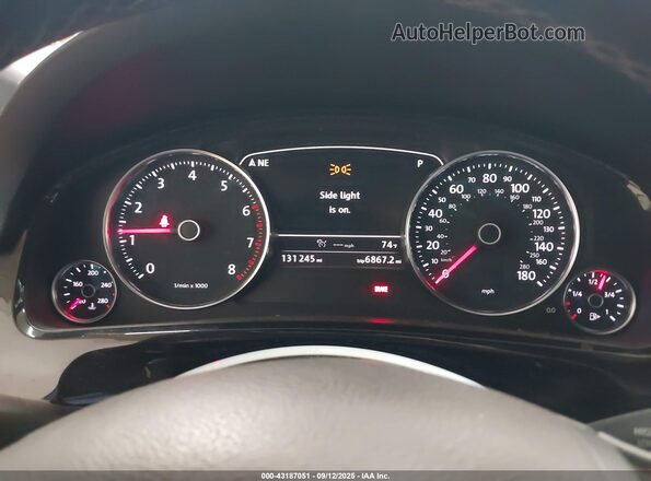 WVGRF7BP2HD005662 2017 VOLKSWAGEN TOUAREG Черный Вид задних сидений
