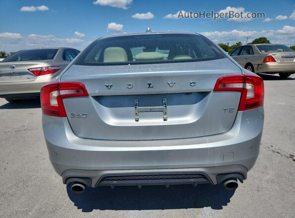 YV126MFLXH2432864 2017 VOLVO S60 Silver Rear view