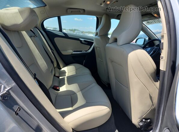 YV126MFLXH2432864 2017 VOLVO S60 Silver Rear seats view