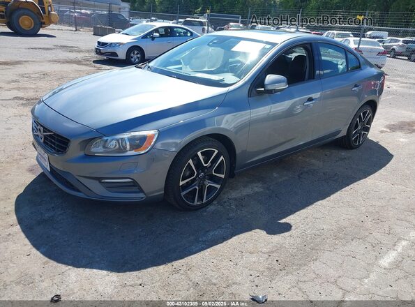 YV140MTLXJ2453878 2018 VOLVO S60 Серый Передняя левая четверть
