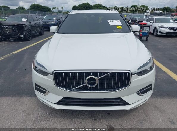 YV4102DL5M1887032 2021 VOLVO XC60 Белый Вид задней части салона