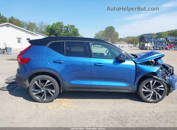 YV4162UM1M2436861 2021 VOLVO XC40 Blue Widok wnętrza 360 stopni