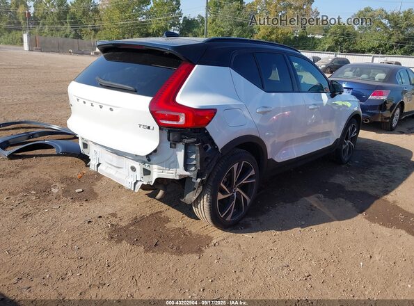 YV4162UM4M2612558 2021 VOLVO XC40 Белый Задняя правая четверть