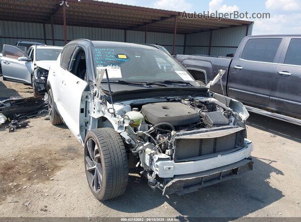 YV4162UM6L2279763 2020 VOLVO XC40 White Widok z przodu