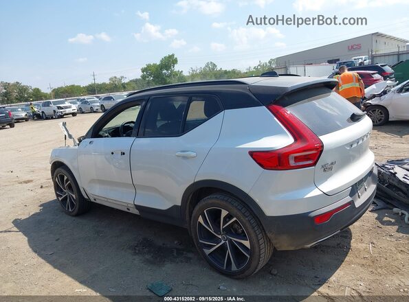 YV4162UM6L2279763 2020 VOLVO XC40 White 