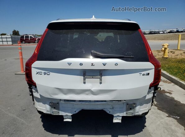 YV4A22PL6J1389214 2018 VOLVO XC90 White უკანა ხედი
