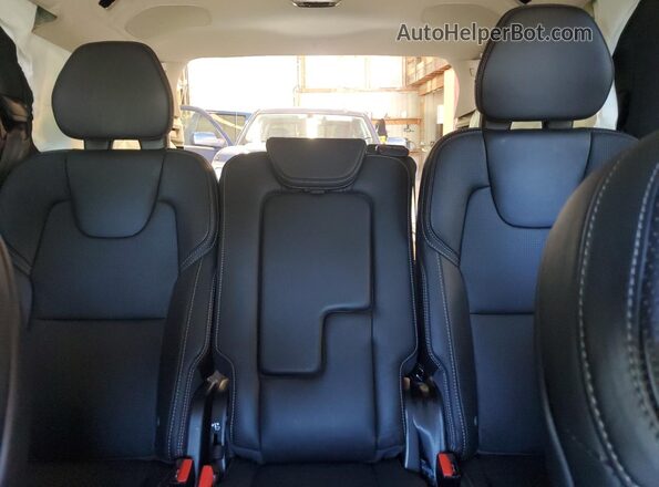 YV4A22PL7M1672547 2021 VOLVO XC90 Charcoal უკანა სავარძლების ხედი