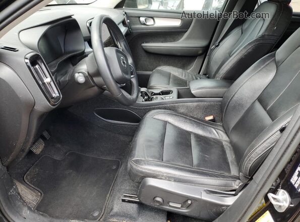 YV4AC2HK4N2780784 2022 VOLVO XC40 Black Вид салону спереду