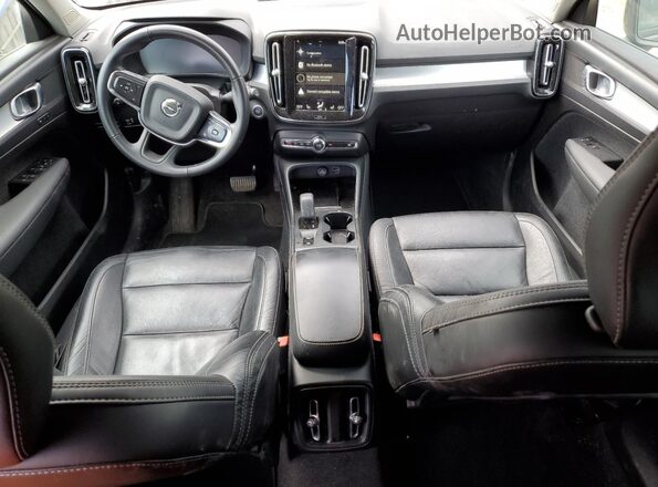 YV4AC2HK4N2780784 2022 VOLVO XC40 Black Вид панелі приладів