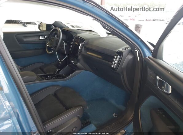 YV4ED3UM3P2089275 2023 VOLVO XC40 RECHARGE PURE ELECTRIC Синий Вид салона спереди