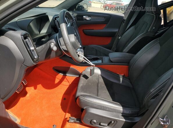 YV4ED3UR6M2524166 2021 VOLVO XC40 Green Widok wnętrza z przodu