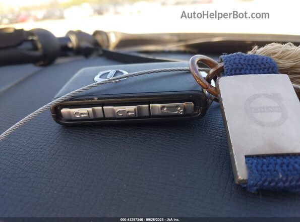 YV4H60CE5R1145998 2024 VOLVO XC90 RECHARGE PLUG-IN HYBRID Белый Вид панели приборов