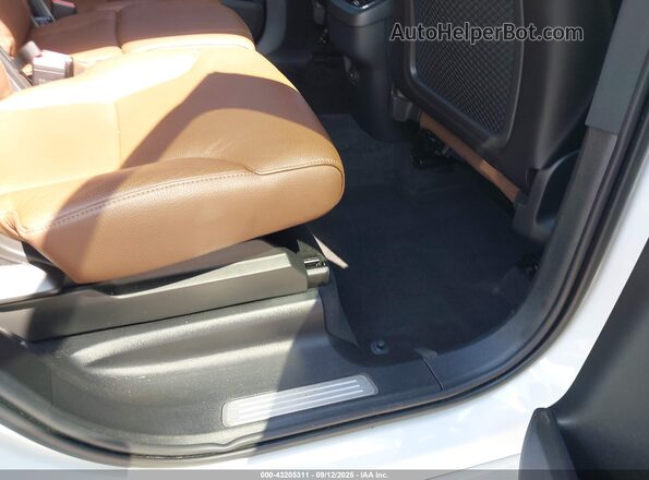 YV4L12PN5P1966482 2023 VOLVO XC90 White Vista de la etiqueta del VIN