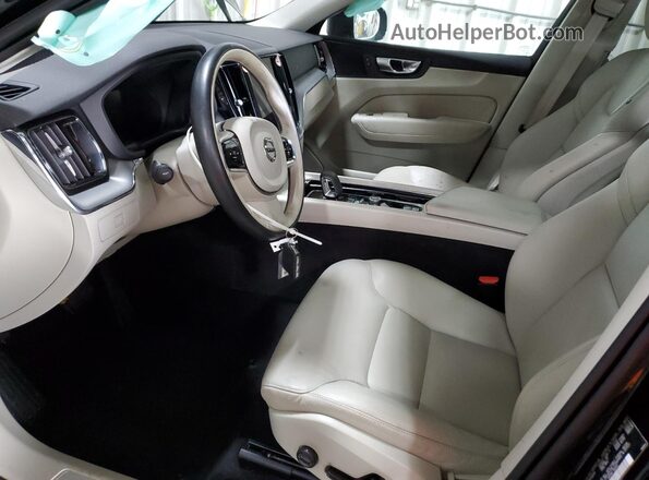 YV4L12RK6R1768046 2024 VOLVO XC60 Черный Вид салона спереди