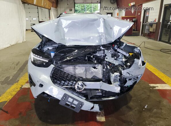 YV4L12UC1S2492407 2025 VOLVO XC40 Silver Widok wnętrza 360 stopni