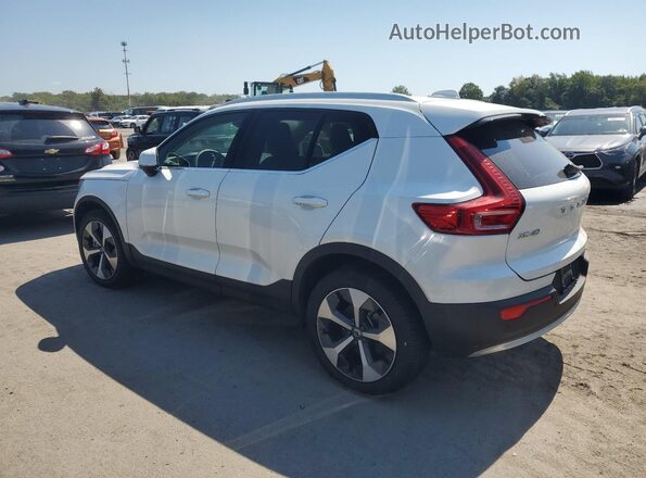 YV4L12UN5P2014287 2023 VOLVO XC40 White Rear left