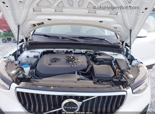 YV4L12UN7P2948709 2023 VOLVO XC40 Белый Вид сзади
