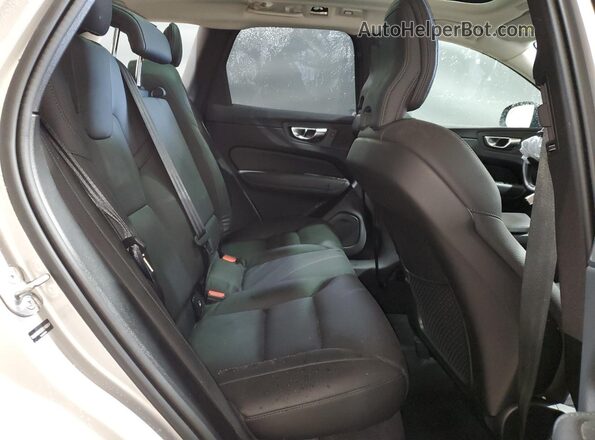 YV4M12RC3S1148094 2025 VOLVO XC60 Серебряный Вид задней части салона