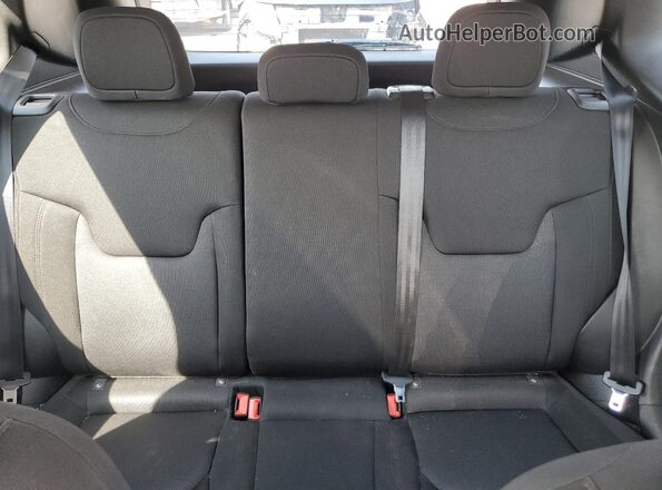 ZACNJDA12NPN68573 2022 JEEP RENEGADE Gray Vista de los asientos traseros
