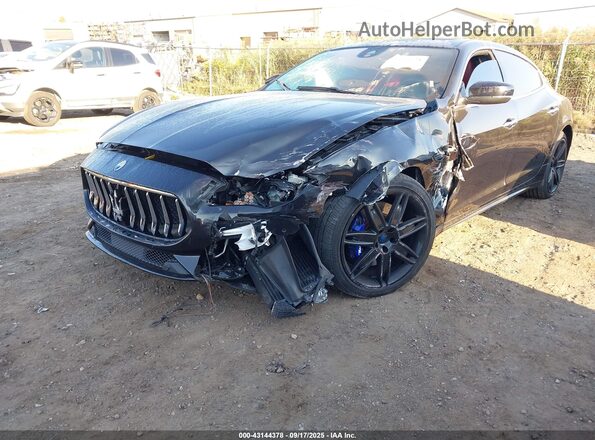 ZAM56RRS0H1235500 2017 MASERATI QUATTROPOR Черный Вид спереди