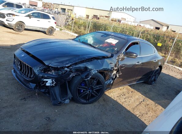 ZAM56RRS0H1235500 2017 MASERATI QUATTROPOR Черный Панорамный вид салона 360°