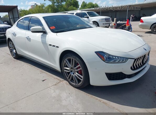 ZAM57YSA3J1296211 2018 MASERATI GHIBLI Белый Передняя правая четверть