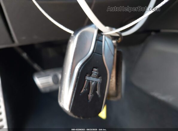 ZAM57YSA3J1296211 2018 MASERATI GHIBLI Белый Вид панели приборов