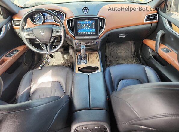 ZAM57YSAXK1334096 2019 MASERATI GHIBLI Gray Widok deski rozdzielczej