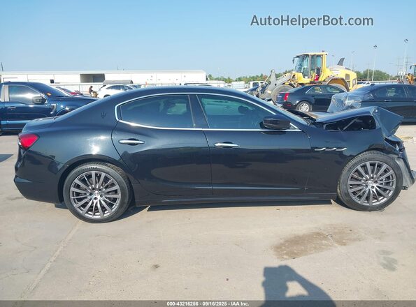 ZAM57YSM8N1385630 2022 MASERATI GHIBLI Черный Вид задней части салона