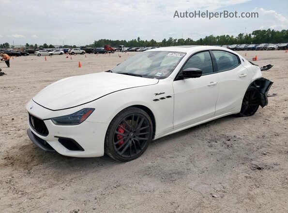 ZAM57YSM9NX401282 2022 MASERATI GHIBLI White წინა მარცხენა ხედი სამი მეოთხედიდან