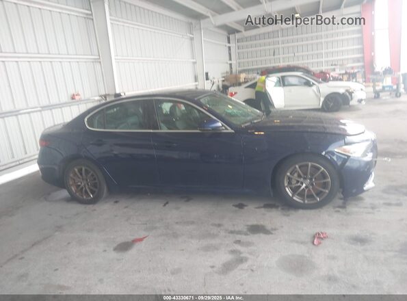 ZARFAMAN1L7631446 2020 ALFA ROMEO GIULIA Blue Widok wnętrza z tyłu