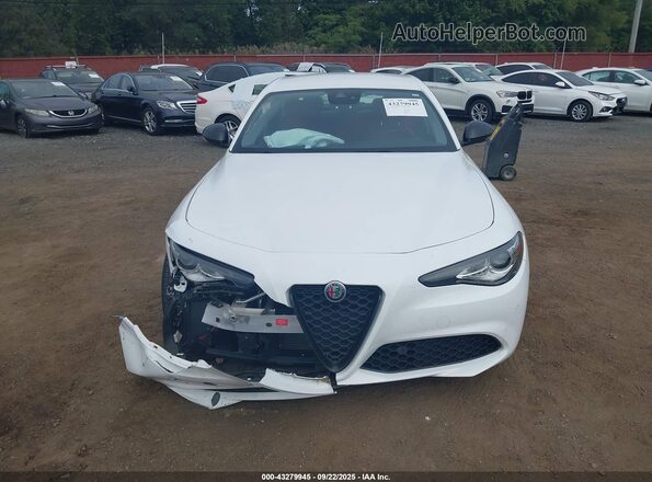 ZARFAMAN9M7647962 2021 ALFA ROMEO GIULIA White Widok zestawu wskaźników