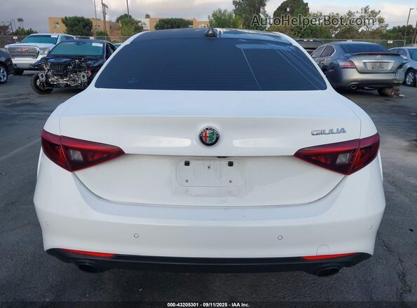ZARFAMBN7N7663299 2022 ALFA ROMEO GIULIA Белый 