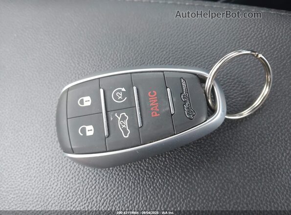 ZARFAMBN9M7640105 2021 ALFA ROMEO GIULIA Красный Вид панели приборов