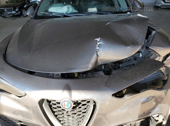 ZASFAKAN2J7B88128 2018 ALFA ROMEO STELVIO Gray Vista interior trasera