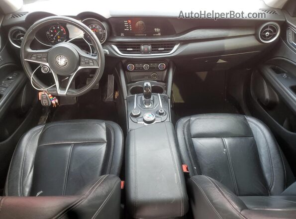 ZASFAKAN6J7B75480 2018 ALFA ROMEO STELVIO Red Вид панелі приладів