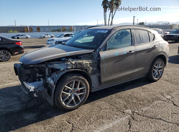 ZASFAKNN2J7C01955 2018 ALFA ROMEO STELVIO Gray Front left